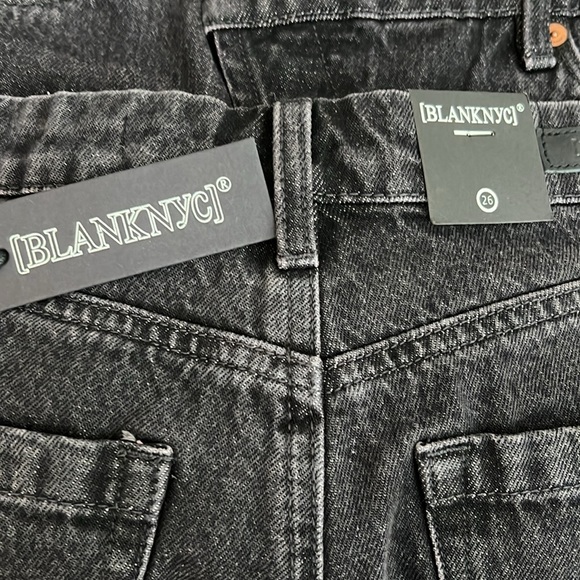 NWT [BLANKNYC] Womens Womens Women's High Rise Overlap Fly Denim Short S… - Picture 5 of 8